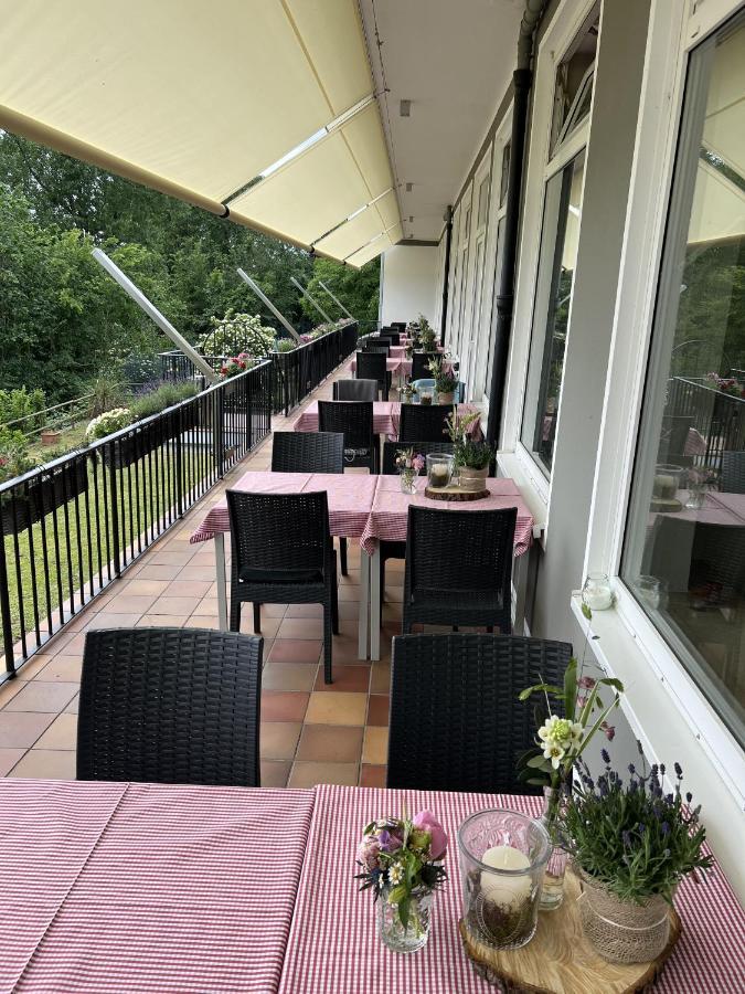 Hotel Faehrhaus Km734 Düsseldorf Extérieur photo