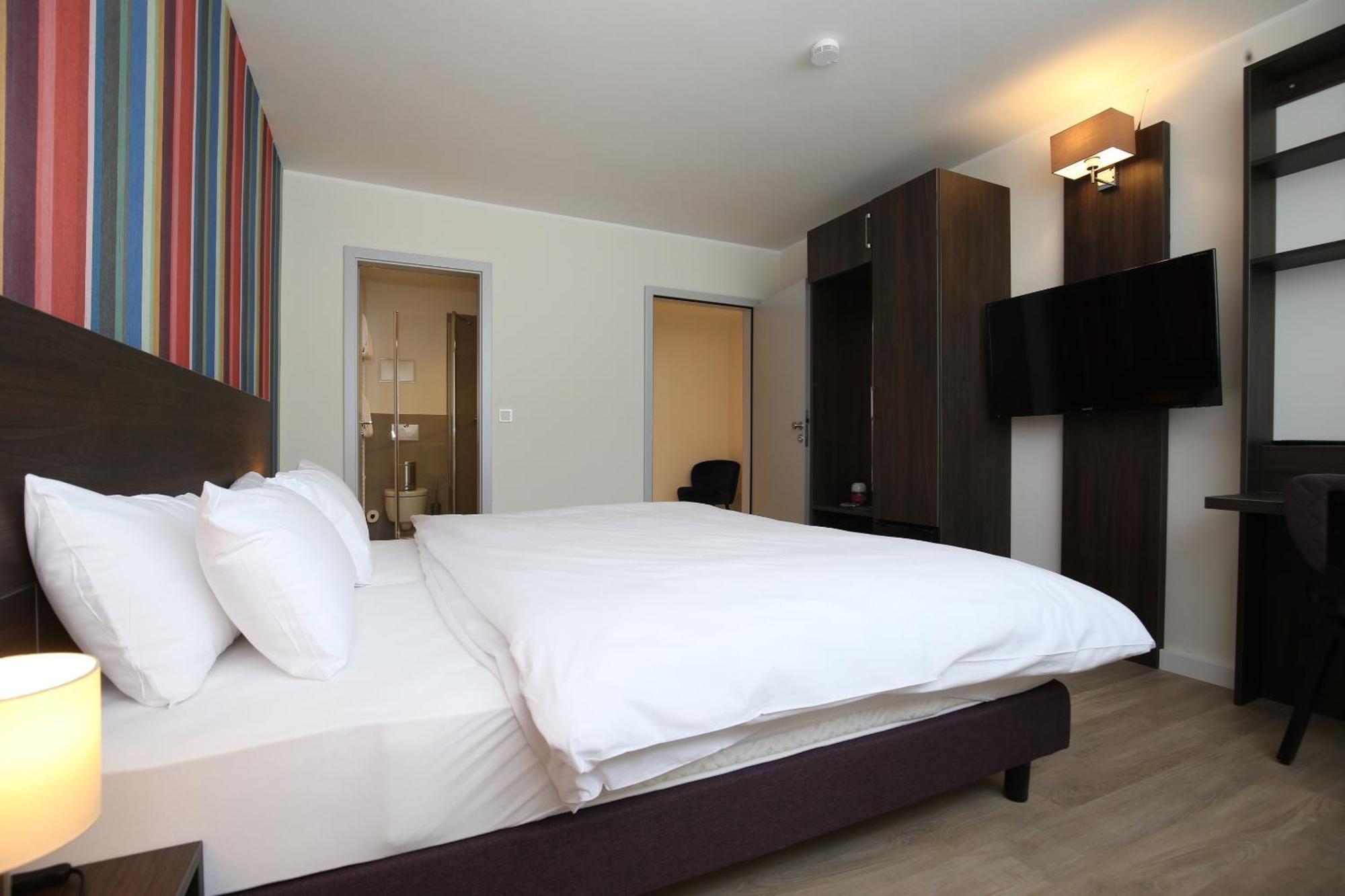 Hotel Faehrhaus Km734 Düsseldorf Chambre photo