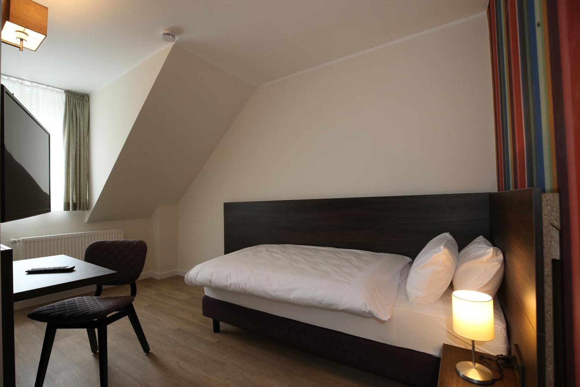 Hotel Faehrhaus Km734 Düsseldorf Chambre photo