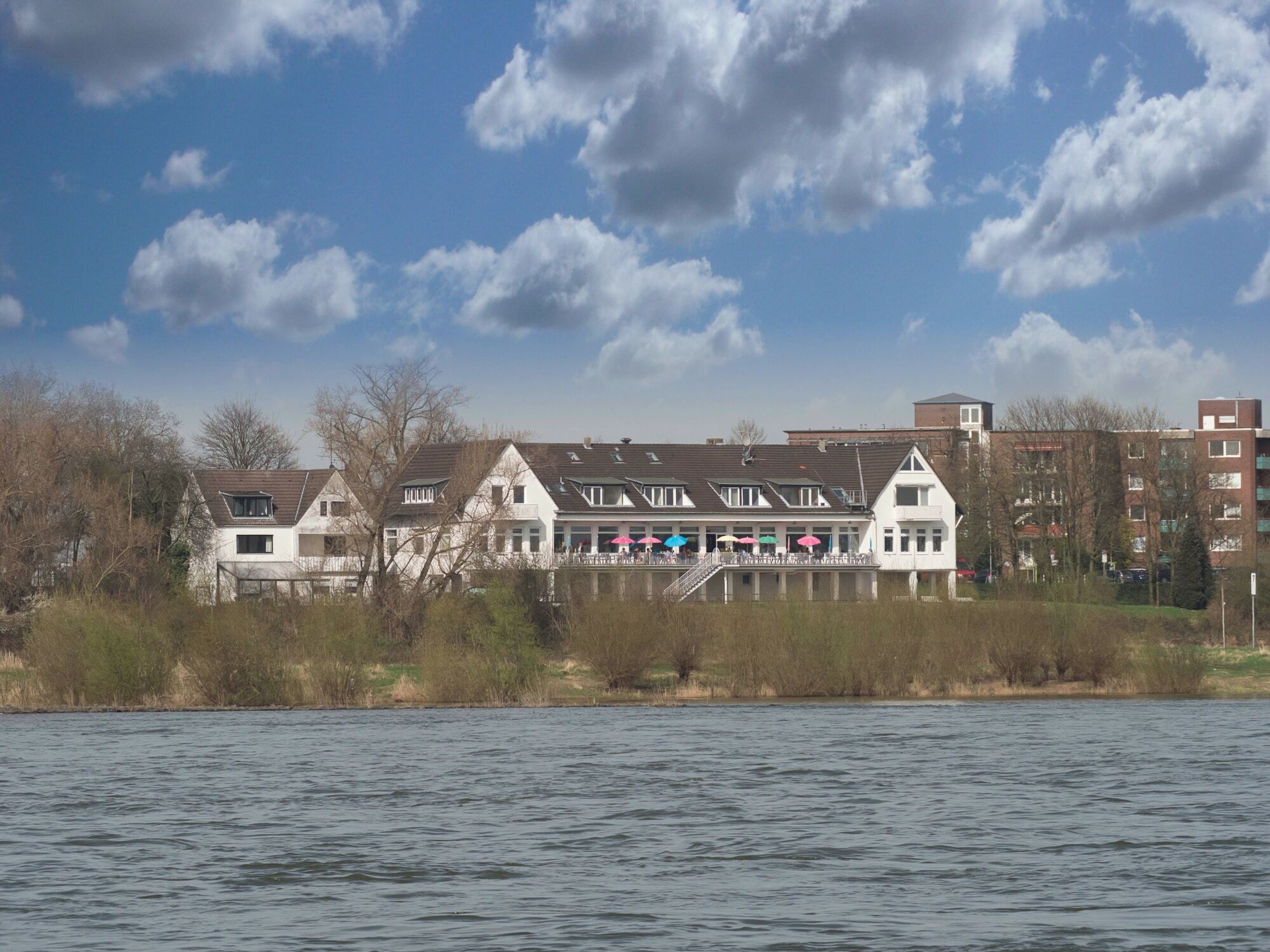Hotel Faehrhaus Km734 Düsseldorf Extérieur photo